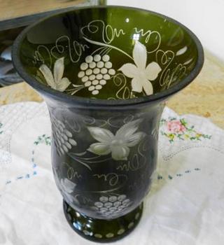 Vase - green glass - 1960 Vase - green glass - 1960