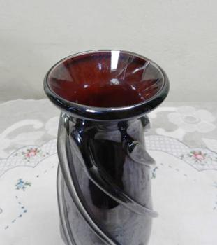 Vase - ruby glass - 1930 Vase - ruby glass - 1930