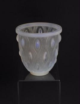 Vase - opal glass, pressed glass - Sabino - 1930